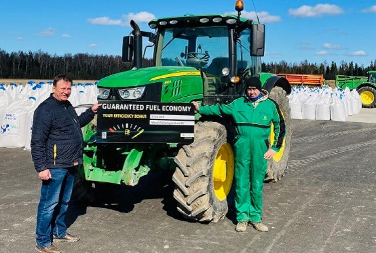 John Deere premeerib tarkade sõiduvõtete eest kopsaka rahasummaga