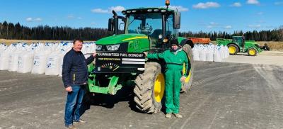 John Deere premeerib tarkade sõiduvõtete eest kopsaka rahasummaga