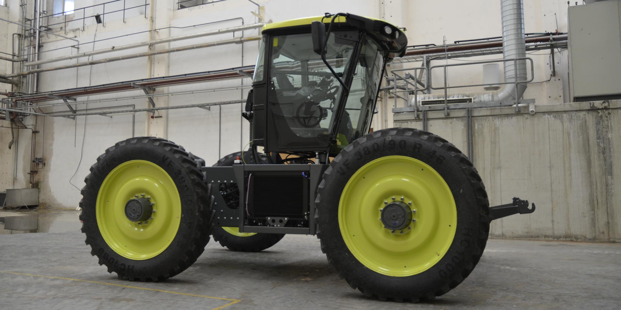 Hollandis valmis diisel-elektritraktor OX