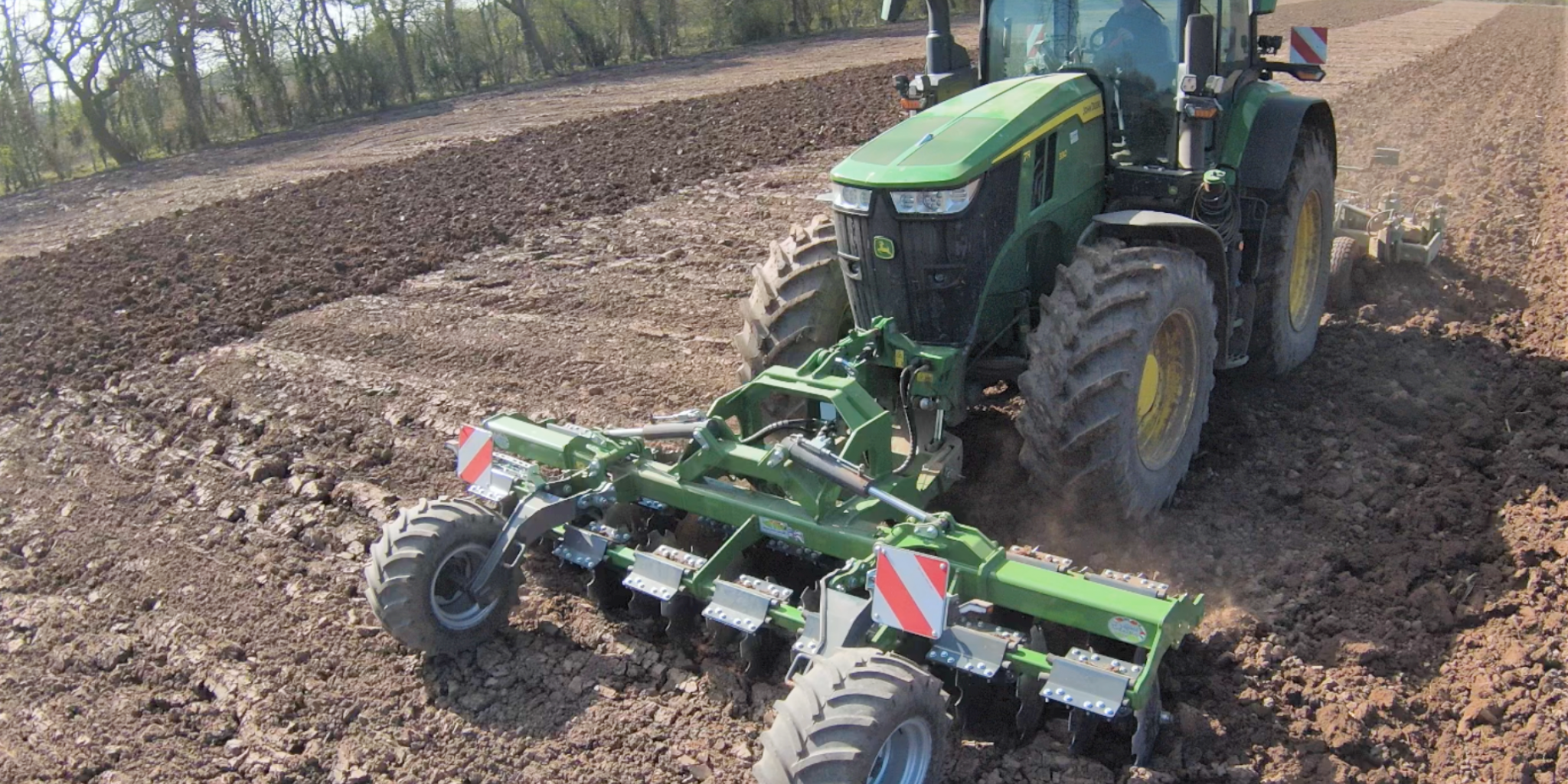 Eesmine ketaskultivaator Agroweldilt kõva pinnase jaoks