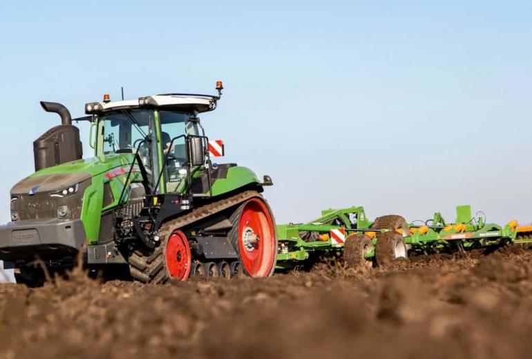 Fendt 1100 Vario MT seeria: pool silindrite arvust, kahekordne sõidurõõm