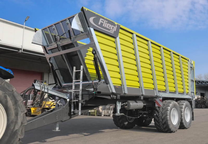 Fliegl esitleb uut kompaktset söödakäru