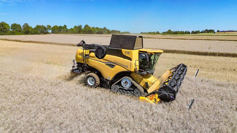 Roomikutega kombain New Holland CX 8.90: kogenud ja nutikas