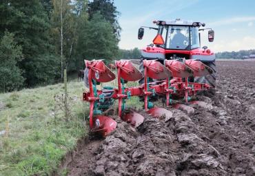 Kverneland esitleb uue põlvkonna atru: Kverneland 2300 S, 3300 S, 3400 S ja 6300 S