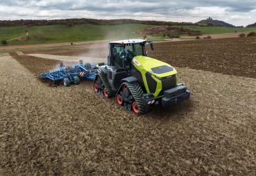 Claas pakub kaht uut traktorit Xerioni 12. seeriast