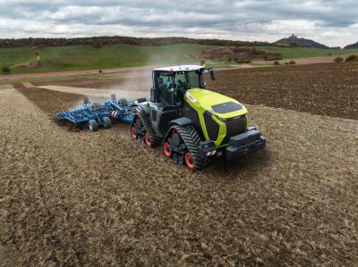 Claas pakub kaht uut traktorit Xerioni 12. seeriast