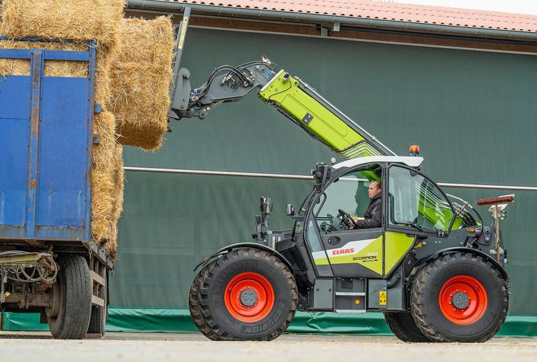 Teleskooplaadur CLAAS Scorpion 742: rohkem mugavust ja kasulikke detaile