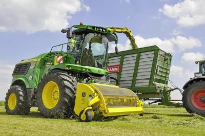 Tugev tulemus: liikurhekseldi John Deere 9500i