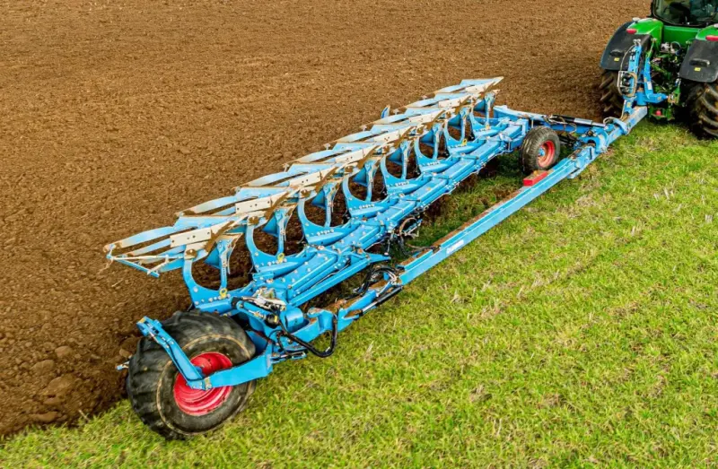 Lemken esitleb uut Diamanti poolripp-pöördatra