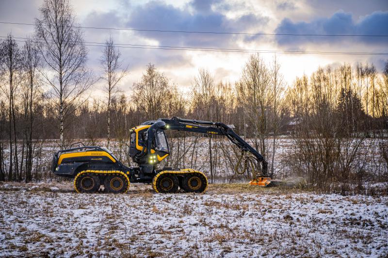 Baltic Agro Machinery esitles elektriliinikoridoride hoolduseks mõeldud Ponsse harvesteri