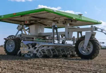 FarmDroid põllurobotid jaksavad külvata suuremaid seemneid