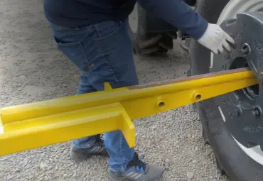 Uus kaitseraudade ja raskuste valik traktoritele Quickelt