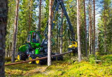 John Deere intelligentne poomi juhtimine on nüüd saadaval ka 1070G harvesteridel