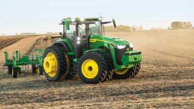 John Deere esitles autonoomset traktorit