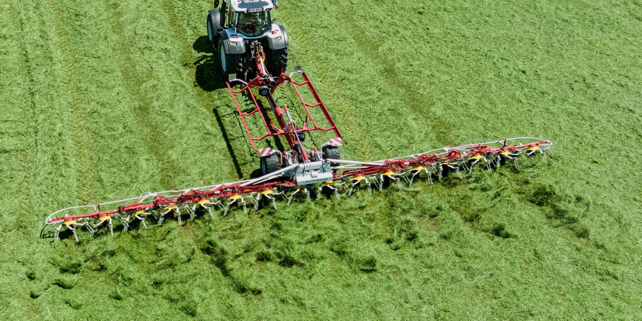 Pöttinger esitleb 17 meetri laiust kaarutit