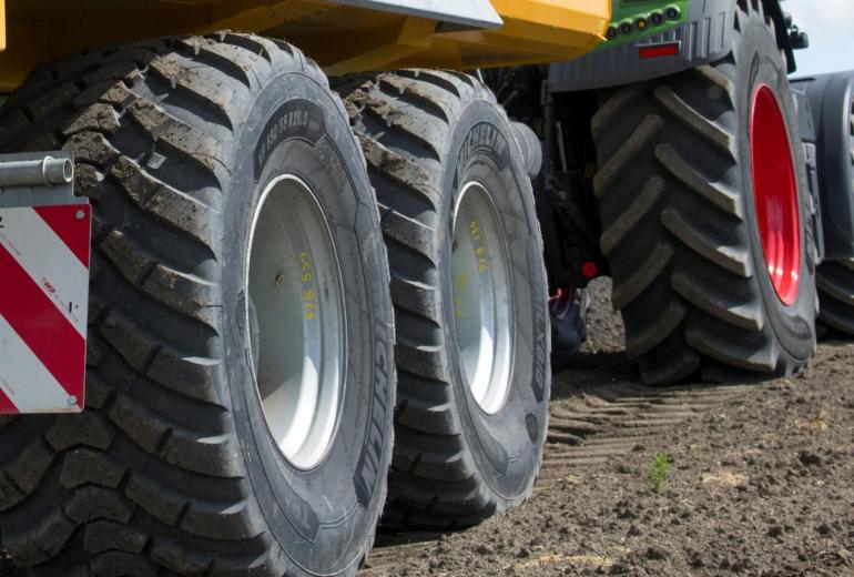 Michelinil seitse uut rehvisuurust põllumajandusmasinatele