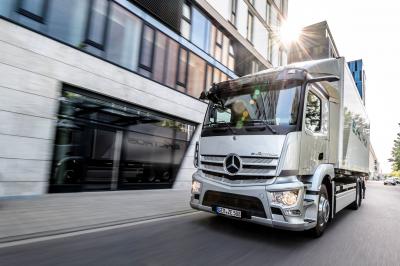 Mercedes-Benz esitleb elektriveokit eActros