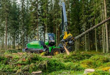 Intrac tutvustab uut John Deere H-seeria harvesteri