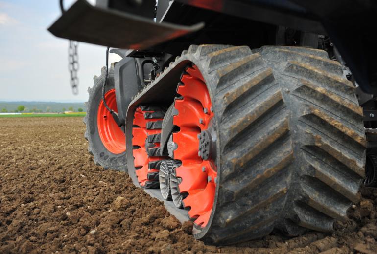Claas esitleb Axion Terra Trac traktorite uusi roomikulaiusi