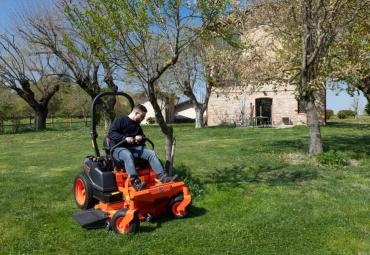 Kubota tutvustab nullpöördega niidukit Z2-481