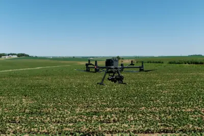 John Deere ostis Sentera