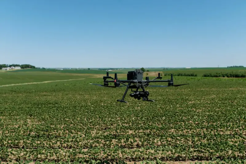 John Deere ostis Sentera