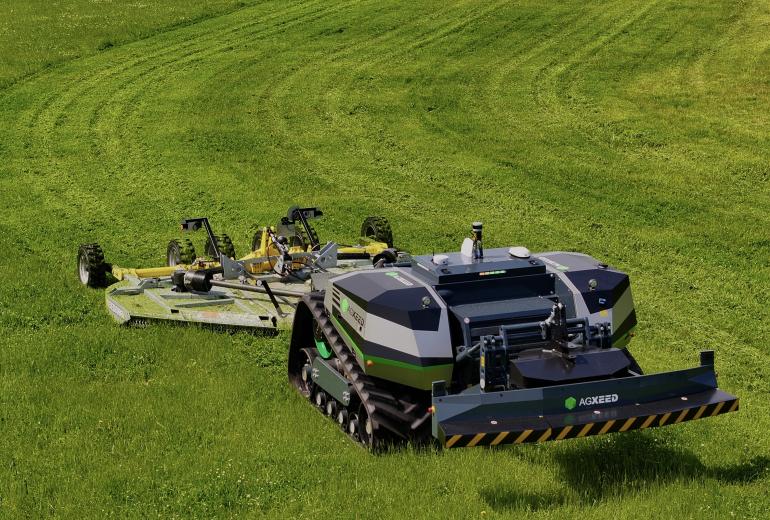 Eesti Maaülikool ja Baltic Agro Machinery tõid Eestisse esimese autonoomse AGX põlluroboti