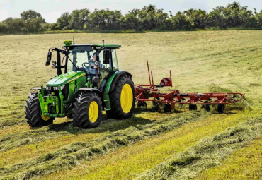 John Deere värskendab 5M sarja