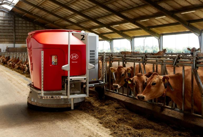 Lely esitleb uue põlvkonna söödarobotit Vector
