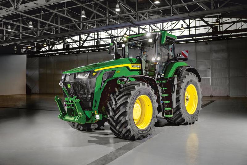John Deere laiendab 8R ja 8RX traktoriseeriat uute suure võimsusega tippmudelitega suurpõllumajandusele