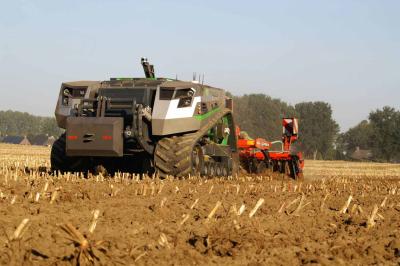 Põllurobot AgBot firmalt AgXeed tuleb Saksamaal peagi müüki