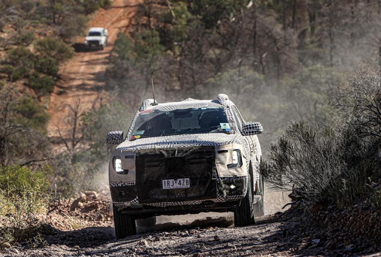 Uus Ford Ranger pistikhübriid läbis katsetused maastikul