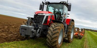 Massey Ferguson 8S saab üle 300 hj mootori